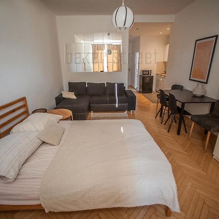 One Bedroom Apartment Close To Prague Castle Экстерьер фото